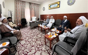 نشست صمیمی روحانیون اهل سنت با مسئول دفتر نمایندگی بعثه در مکه 3