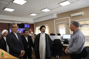 Supreme Leader's Representative in Hajj and Pilgrimage Affairs visits IRNA 6