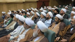 انعقد مؤتمر علماء قوافل الحج لعام ١٤٠٤ هـ فی خراسان الرضویة 3