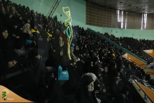 تمرین زیارت خانه خدا در ورزشگاه آزادی؛ حاشیه‌های همایش آموزشی زائران حج تهران 12
