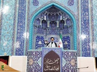 Head of the Iranian pilgrims in a speech at the Friday prayers in Qom: 
Hajj is the practice of the Quranic lifestyle and Islamic unity
