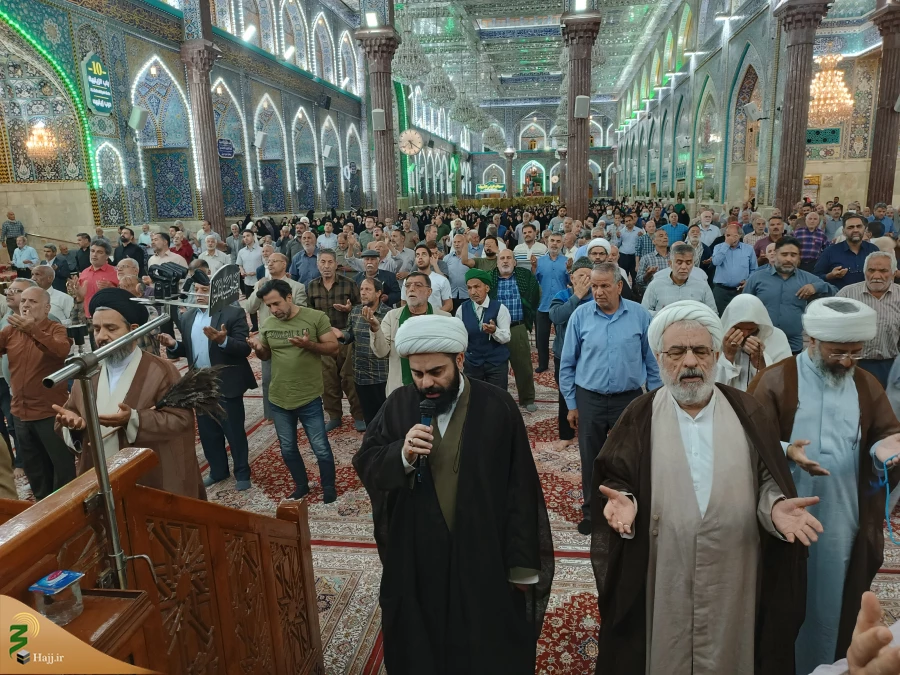 مراسم جشن شب ولادت حضرت معصومه(س) در حرم حضرت عباس
 2