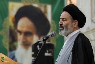 تجدید میثاق مسئولان حوزه حج و زیارت و جمعی از کارگزاران حج پیش رو با امام خمینی(ره) 8