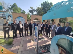 بمناسبت گرامیداشت هفته حج :
تجدید میثاق کارگزاران حج استان مرکزی با شهدا  4