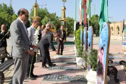 بمناسبت گرامیداشت هفته حج :
تجدید میثاق کارگزاران حج استان مرکزی با شهدا  7