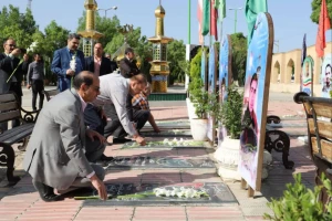 بمناسبت گرامیداشت هفته حج :
تجدید میثاق کارگزاران حج استان مرکزی با شهدا 