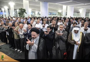 گزارش تصویری/ آئین معنوی بدرقه زائران بیت الله الحرام با حضور نماینده ولی فقیه 3