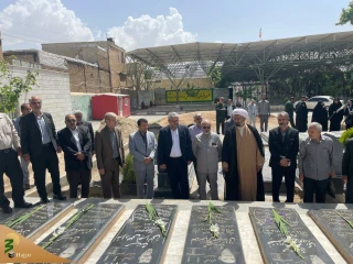 غبار روبی مزار شهدای فاجعه منا در استان لرستان