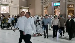 اندک اندک جمع مستان می‌رسند، اولین زیارت زائران ایرانی در مدینه+فیلم
