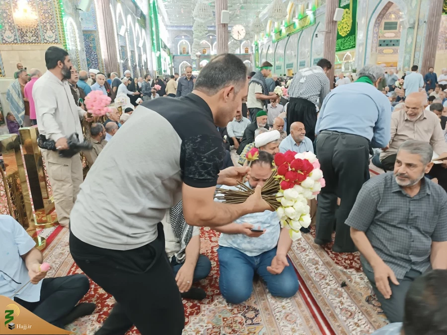 جشن میلاد امام رضا(ع) در حرم سید مظلومان و امام و سفینه النجات امت با حضور زائران ایرانی  و با استقبال زائرانی از ملیت های مختلف برگزار شد 5