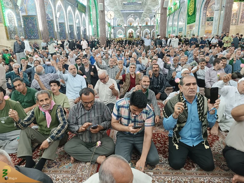 جشن میلاد امام رضا(ع) در حرم سید مظلومان و امام و سفینه النجات امت با حضور زائران ایرانی  و با استقبال زائرانی از ملیت های مختلف برگزار شد 7