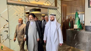 Head of the Iranian pilgrims arrives in Medina 2