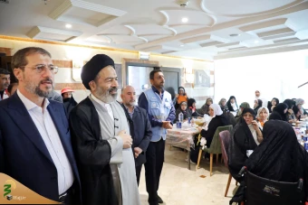 دیدار صمیمی سرپرست حجاج ایرانی با زائران کشورمان درمدینه منوره _ 1 12