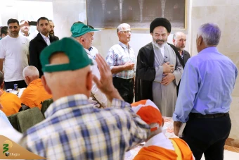 دیدار صمیمی سرپرست حجاج ایرانی با زائران کشورمان درمدینه منوره _ 1 9