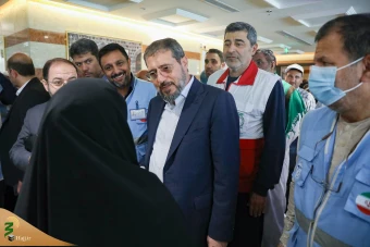 دیدار صمیمی سرپرست حجاج ایرانی با زائران کشورمان درمدینه منوره _ 1 13