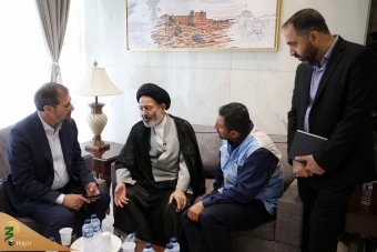 دیدار صمیمی سرپرست حجاج ایرانی با زائران کشورمان درمدینه منوره _ 1 7