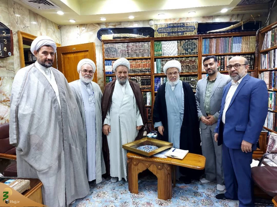 دیدار نماینده بعثه رهبری در عراق با شیخ مهدی کربلایی نماینده آیت الله سیستانی ومتولی شرعی عتبه  حسینی 3