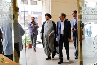 گفتگوی صمیمانه و طولانی سرپرست حجاج ایرانی با زائران در هتل مدینه الجدیده + فیلم و عکس 4
