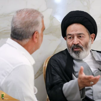 دیدار صمیمی سرپرست حجاج ایرانی با زائران کشورمان درمدینه منوره _ 1 18