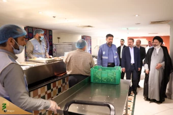 دیدار صمیمی سرپرست حجاج ایرانی با زائران کشورمان درمدینه منوره _ 1 22