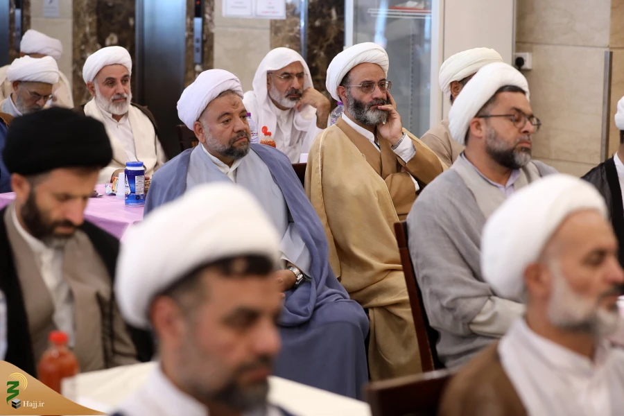 سرپرست حجاج ایرانی در جمع خادمان فرهنگی حج 1404 مطرح کرد:
مدارا و مردم داری، درس بزرگ پیامبر اسلام برای مبلغان و روحانیون کاروانها 10