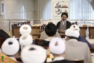  رئیس بعثة الحجاج الإیرانیین بین القائمین على الشؤون الثقافیة فی حج 1404: التسامح و الإنسانیة الدرس العظیم الذی قدمه نبی الإسلام للمبلغین و رجال الدین فی القوافل 5