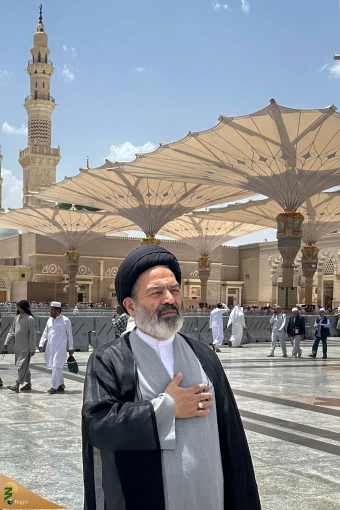 
نماز جماعت در مسجد النبی
 7