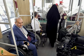 
ورود کاروان جانبازان به مدینه النبی
 12