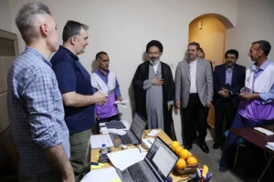 رئيس الحجاج الإيرانيين يزور مقر منظمة الحج في المدينة المنورة / تم حل مشكلة الحج الجماعي إلى روضة رضوان