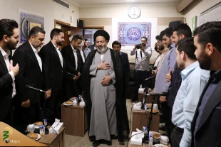 امام(ره) و رهبر انقلاب توهم بدخواهان مبنی بر دوری شیعه از قرآن را خنثی کردند 3