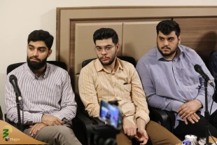 امام(ره) و رهبر انقلاب توهم بدخواهان مبنی بر دوری شیعه از قرآن را خنثی کردند 8