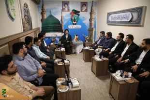 رئیس بعثة الحجاج الایرانیین؛ لقد احبط الإمام (ره) و قائد الثورة أوهام المغرضین بأن الشیعة بعیدون عن القرآن. 2