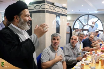 دیدار صمیمی سرپرست حجاج ایرانی با زائران کشورمان درمدینه منوره _ 2 12