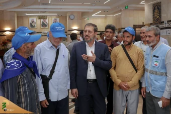 دیدار صمیمی سرپرست حجاج ایرانی با زائران کشورمان درمدینه منوره _ 2 18