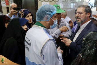 دیدار صمیمی سرپرست حجاج ایرانی با زائران کشورمان درمدینه منوره _ 2 10