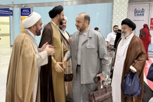 وصل ممثلو المراجع العظام التقليد إلى المدينة المنورة