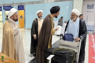 وصل ممثلو المراجع العظام التقلید إلى المدینة المنورة 3