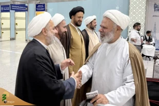 وصل ممثلو المراجع العظام التقلید إلى المدینة المنورة 6