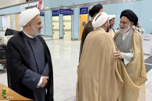 وصل ممثلو المراجع العظام التقلید إلى المدینة المنورة 9