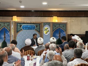 طنین روضه غربت امام رضا(ع)در مدینه منوره + عکس و فیلم