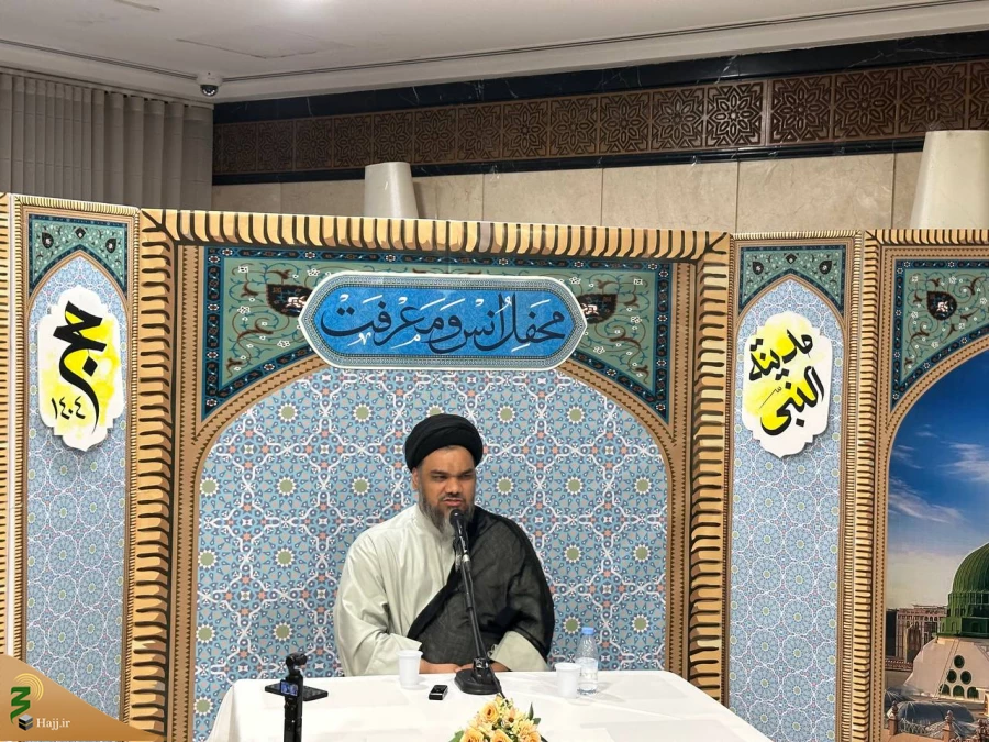 طنین روضه غربت امام رضا(ع)در مدینه منوره 4