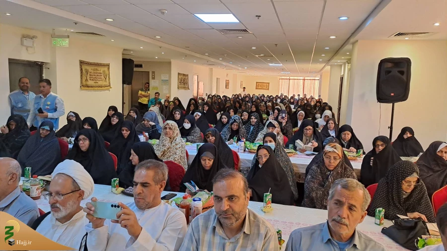 محفل انس با قرآن یزدی‌ها در مکه با یاد شهید منا 4