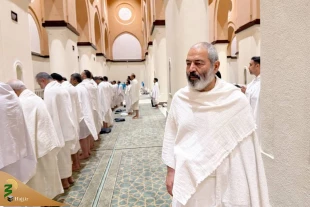 Head of the Iranian pilgrims put on Ihram and left for Mecca 3
