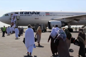 اعزام نخستین کاروان حجاج، از فرودگاه همدان به سرزمین وحی + فیلم