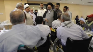 فندق قافلة معاقو مرحله الدفاع المقدس القدامى الوجهة الأولى لزيارة رئيس بعثة الحجاج الإيرانيين في مكة المكرمة