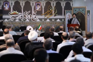 ممثل الولي الفقيه في شؤون الحج و الزيارة بين الحجاج المهندسين؛ إن النبي إبراهيم (ع) هو المهندس العظيم في هندسة العبودية و الاستعباد.