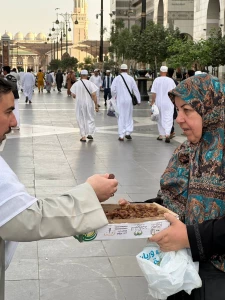 دلتنگ «هلابیکم یا زوار ابوسجاد» در جوار خانه مادر + عکس