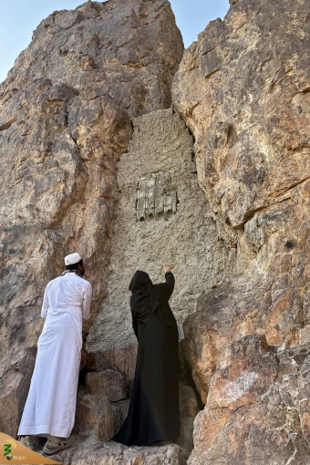 مسجد الفسخ و شکاف کوه اُحد؛ دو یادگار زنده از نبرد احد 22