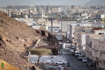 مسجد الفسخ و شکاف کوه اُحد؛ دو یادگار زنده از نبرد احد 23