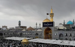 حرم مطهر رضوی در سوگ شهادت امام جواد(ع) سیاه پوش شد 2